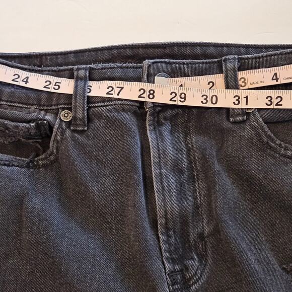 American Eagle Black Distressed High Waist Mom Jean Comfort Stretch Waistband 2 - Picture 13 of 14